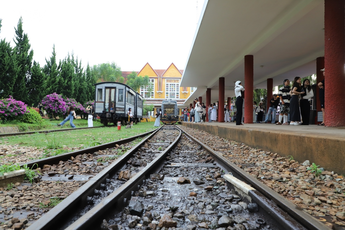 ga Da lat va ky uc ve tuyen duong sat rang cua kieu thuy si huyen thoai hinh anh 16