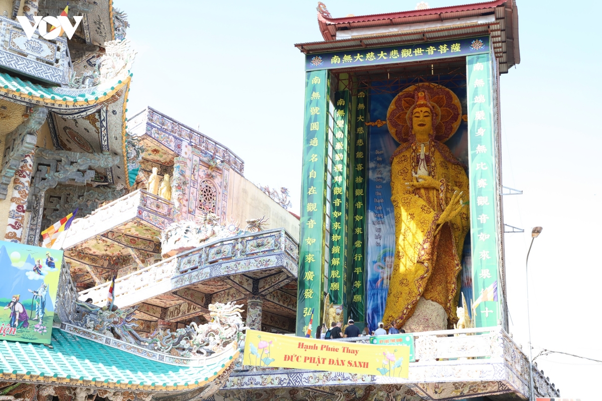 kham pha chua linh phuoc - ngoi chua nam giu 11 ky luc viet nam giua long Da lat hinh anh 8