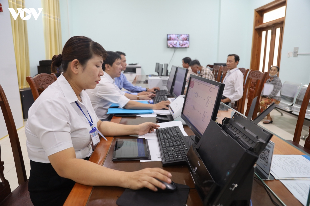 quang ngai tam dung bo nhiem, dieu dong can bo cap tinh va cap xa hinh anh 2