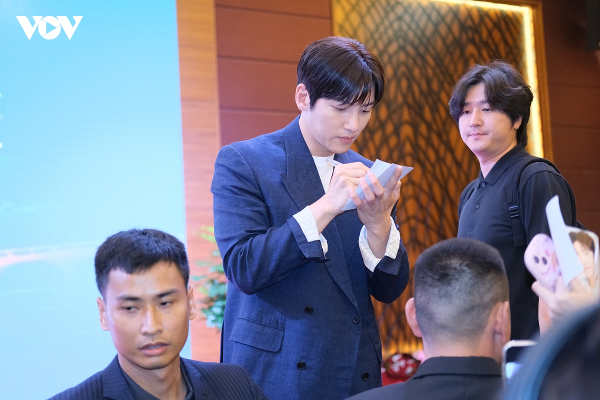 ji chang wook viet nam la noi mang lai cho toi rat nhieu nang luong hinh anh 6