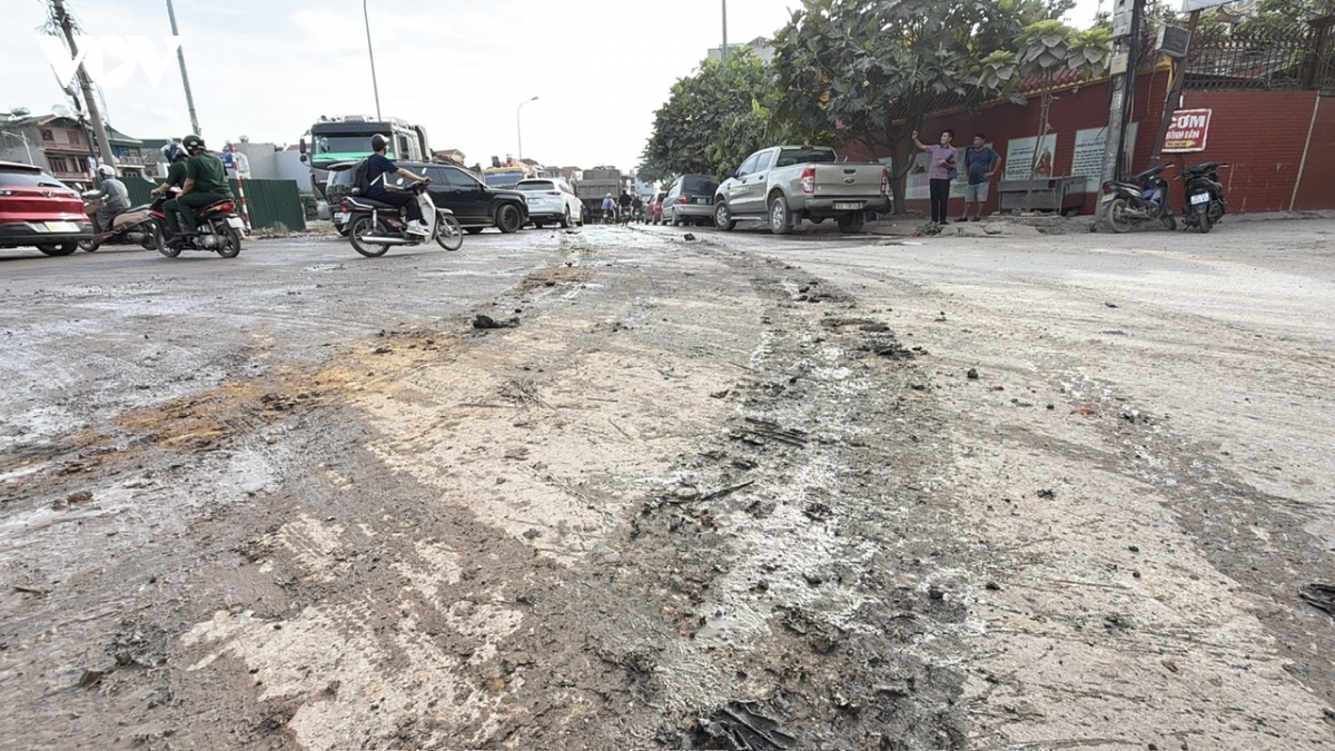 bun dat vai khap duong dan sinh khi thi cong du an kenh la khe, nguoi dan bat an hinh anh 11