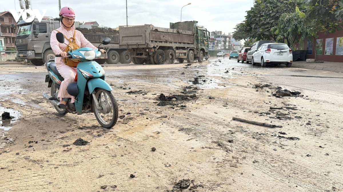 bun dat vai khap duong dan sinh khi thi cong du an kenh la khe, nguoi dan bat an hinh anh 7