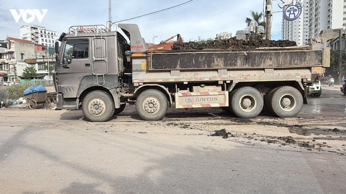 bun dat vai khap duong dan sinh khi thi cong du an kenh la khe, nguoi dan bat an hinh anh 8