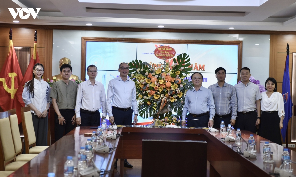 vov khang dinh vai tro bao chi chu luc dua chu truong cua Dang den voi nhan dan hinh anh 8