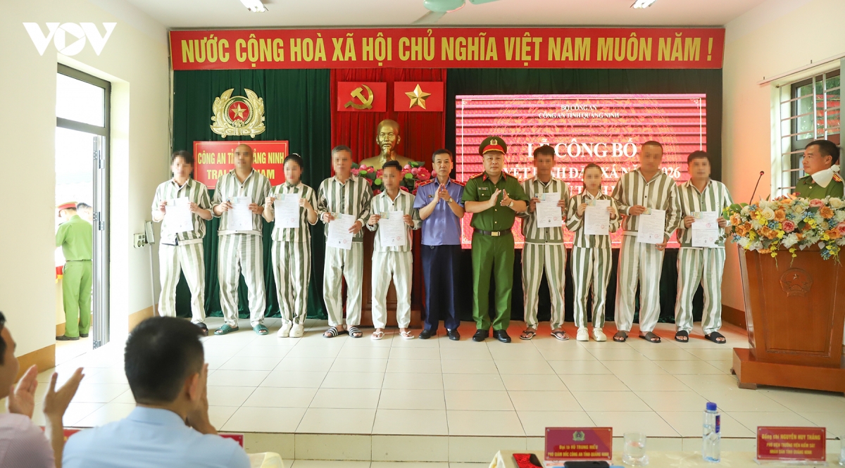 cong bo quyet dinh dac xa cho 45 pham nhan o trai tam giam cong an tinh quang ninh hinh anh 1