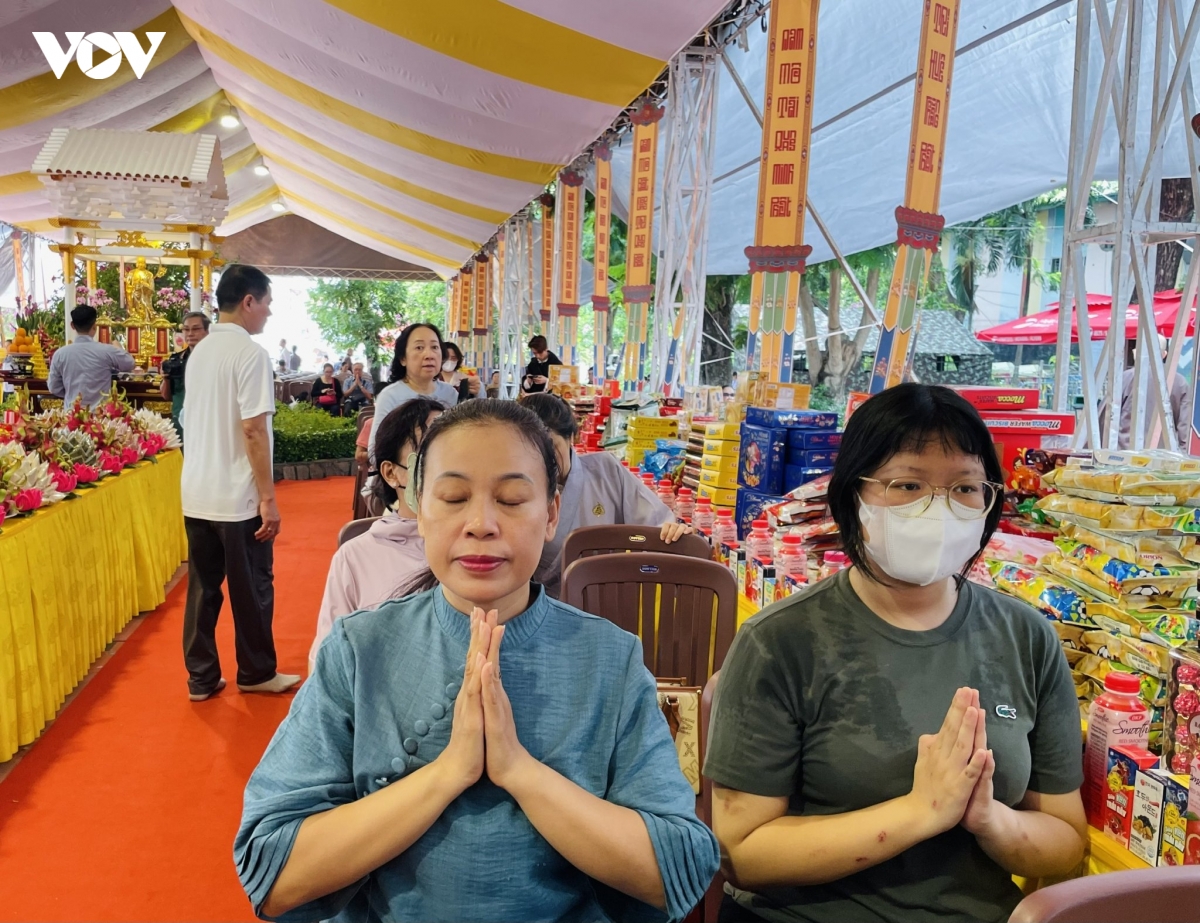 tp.hcm to chuc cau sieu liet sy, dong bao yeu nuoc tai cong vien le thi rieng hinh anh 6
