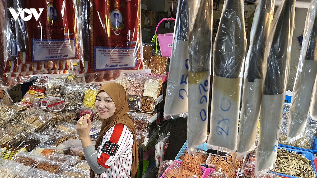 na kluea market toa do buy cook cuc hot danh cho tin do am thuc tai pattaya hinh anh 11