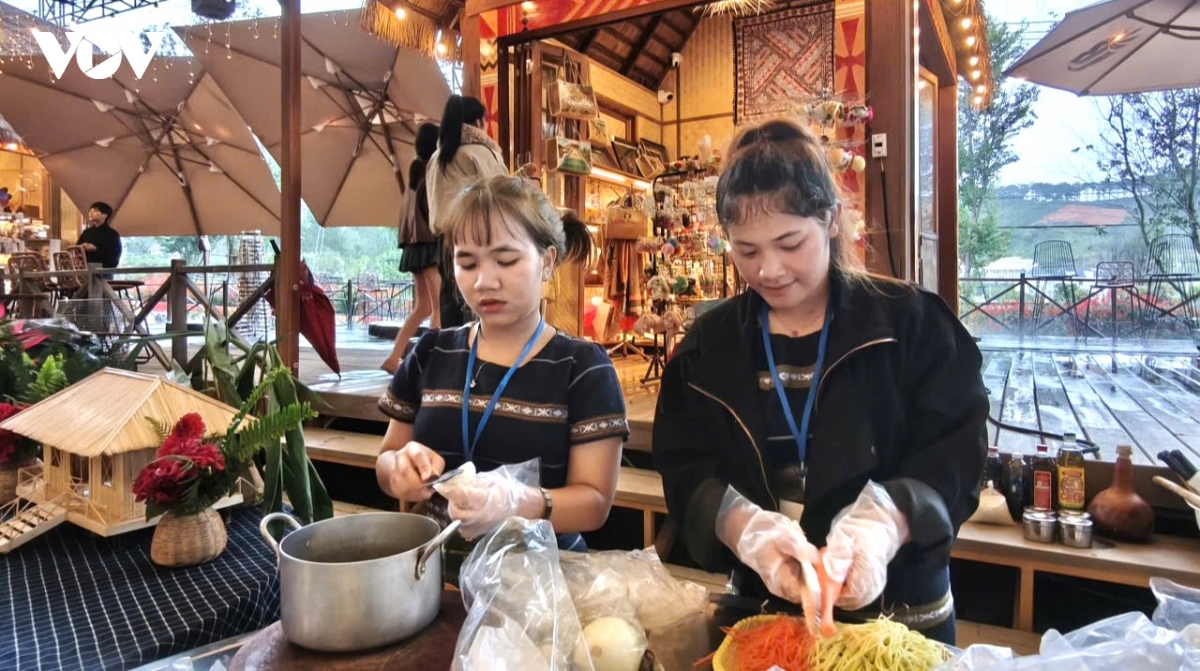nghe nhan lang biang - Da lat ton vinh van hoa truyen thong hinh anh 2