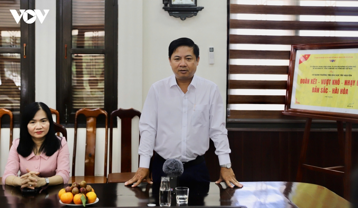 vov gop phan dua tieng noi cua Dang den gan hon voi dong bao hinh anh 2