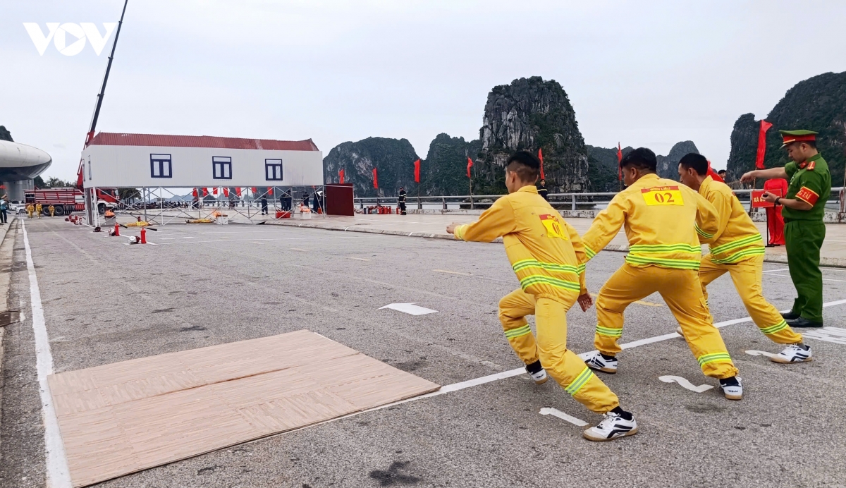 quang ninh to lien gia thuan thuc ky nang xu ly chay trong 5 phut vang hinh anh 12