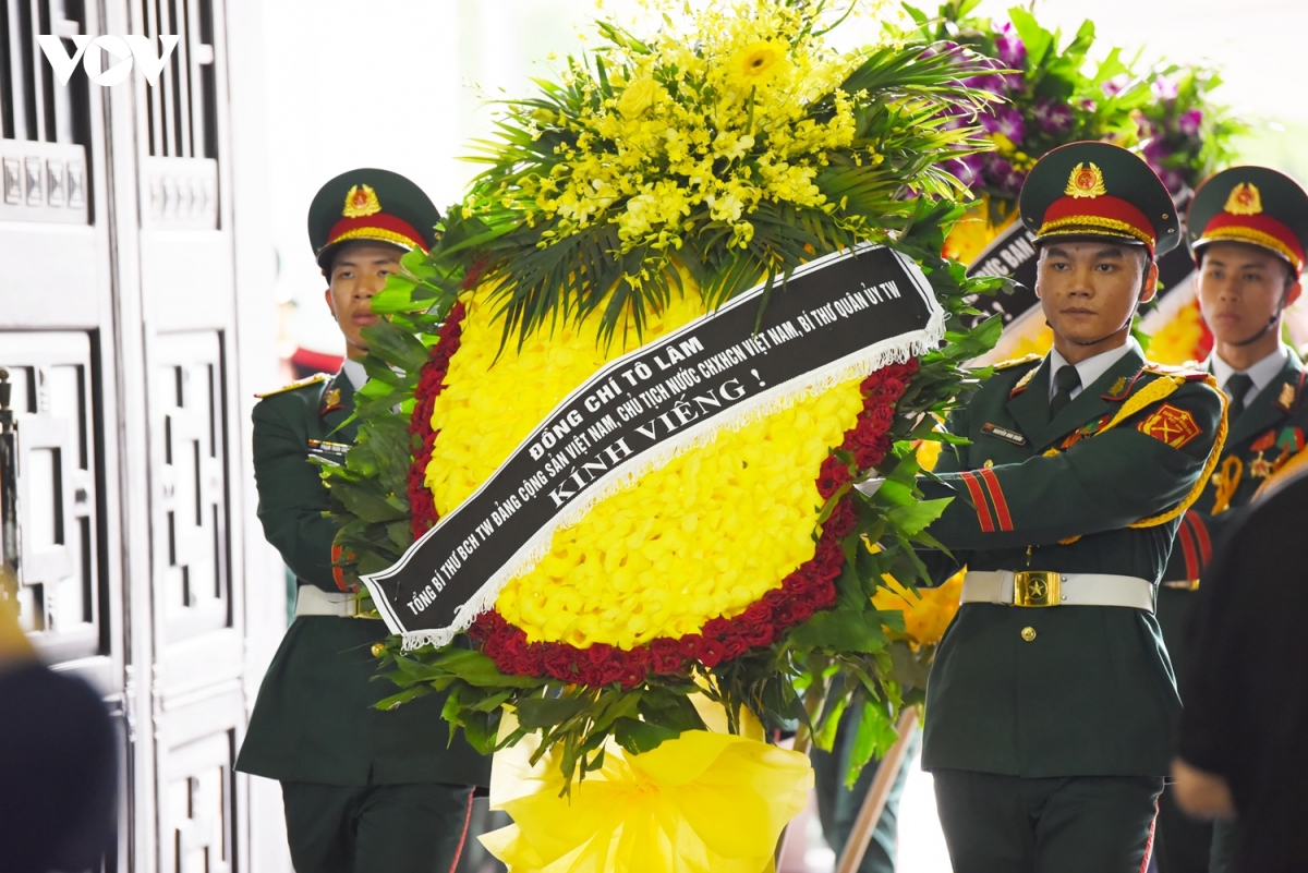 tien biet anh hung la van cau ve noi an nghi cuoi cung hinh anh 6