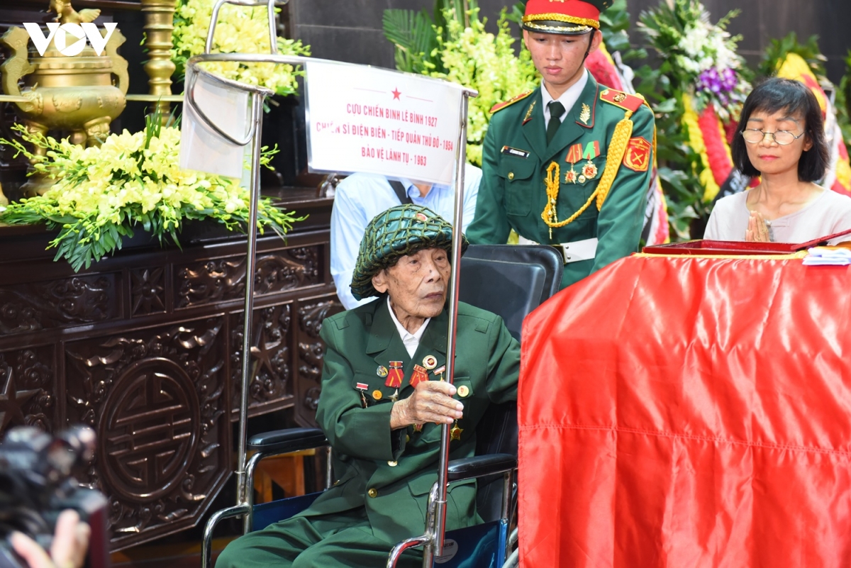 tien biet anh hung la van cau ve noi an nghi cuoi cung hinh anh 9