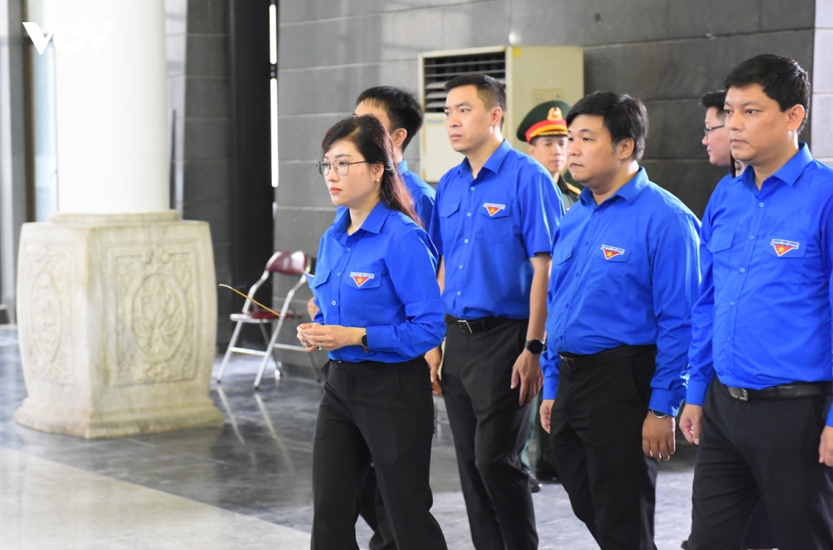 tien biet anh hung la van cau ve noi an nghi cuoi cung hinh anh 8