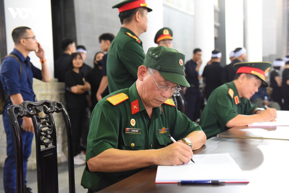 tien biet anh hung la van cau ve noi an nghi cuoi cung hinh anh 14