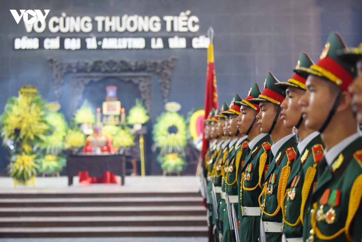 tien biet anh hung la van cau ve noi an nghi cuoi cung hinh anh 1