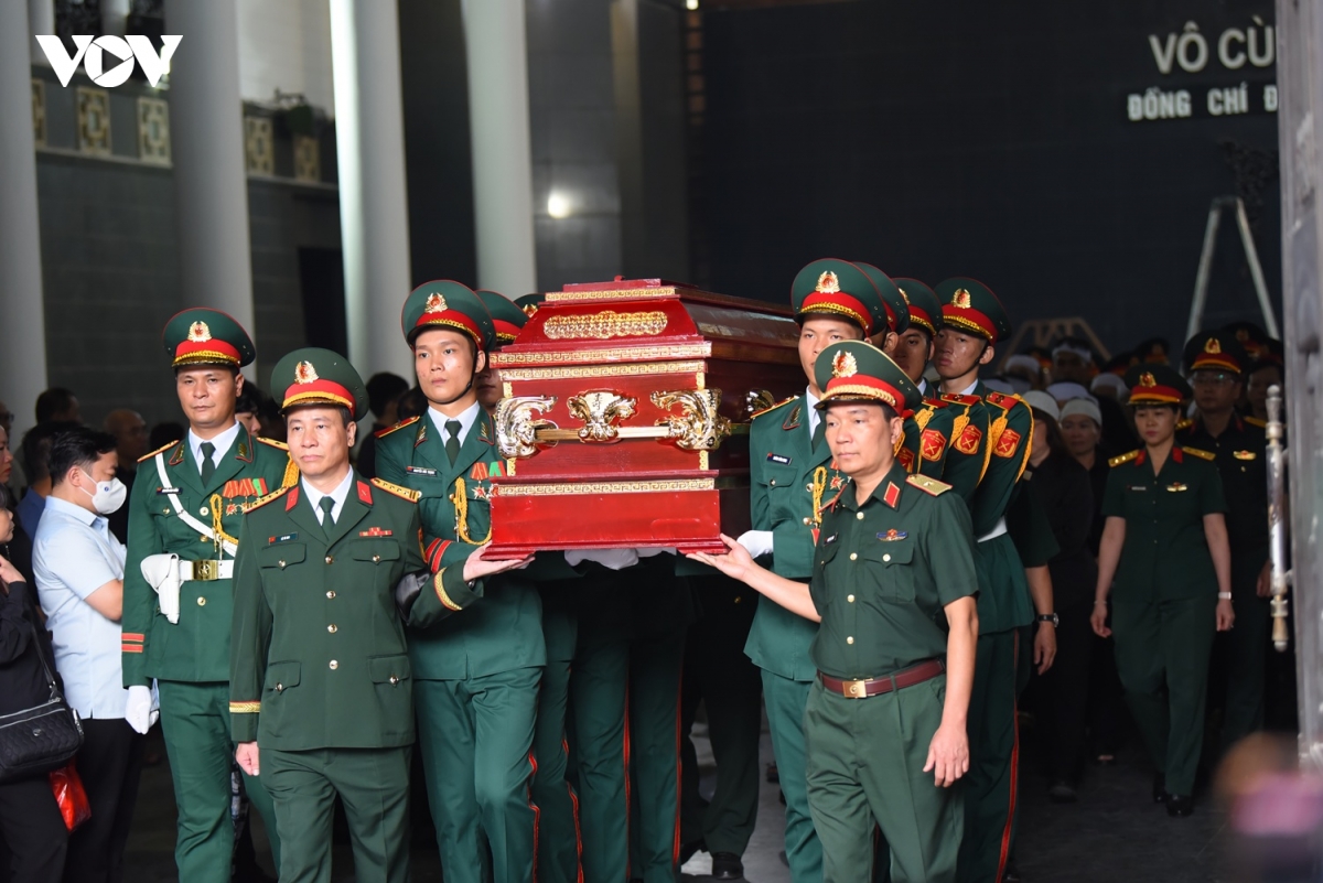 tien biet anh hung la van cau ve noi an nghi cuoi cung hinh anh 13