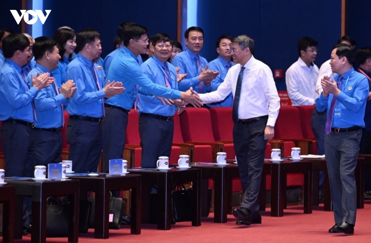 raising labour productivity key to achieving double-digit growth pm hung picture 2