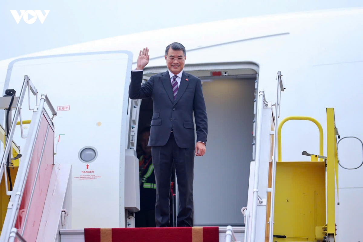 Vietnamese Prime Minister Le Minh Hung departs from Noi Bai International Airport on June 16 for Kazan, Russia, to attend the ASEAN-Russia Summit commemorating 35 years of relations and conduct bilateral activities.