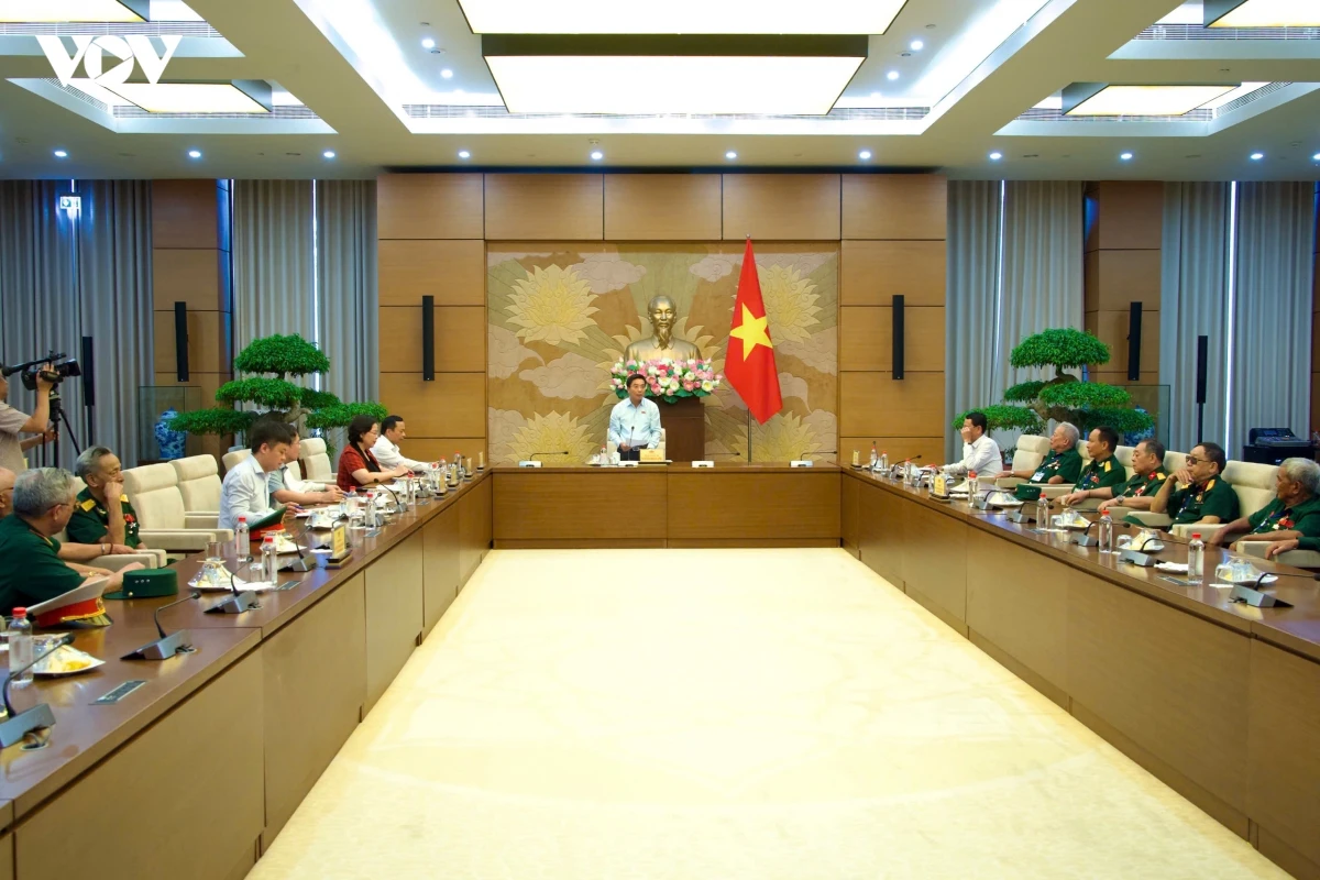 pho chu tich quoc hoi nguyen doan anh gap mat Doan dai bieu nguoi co cong nghe an hinh anh 1