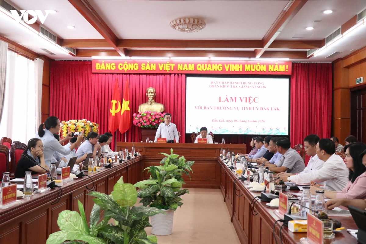Doan kiem tra cua bo chinh tri lam viec voi ban thuong vu tinh uy Dak lak hinh anh 3