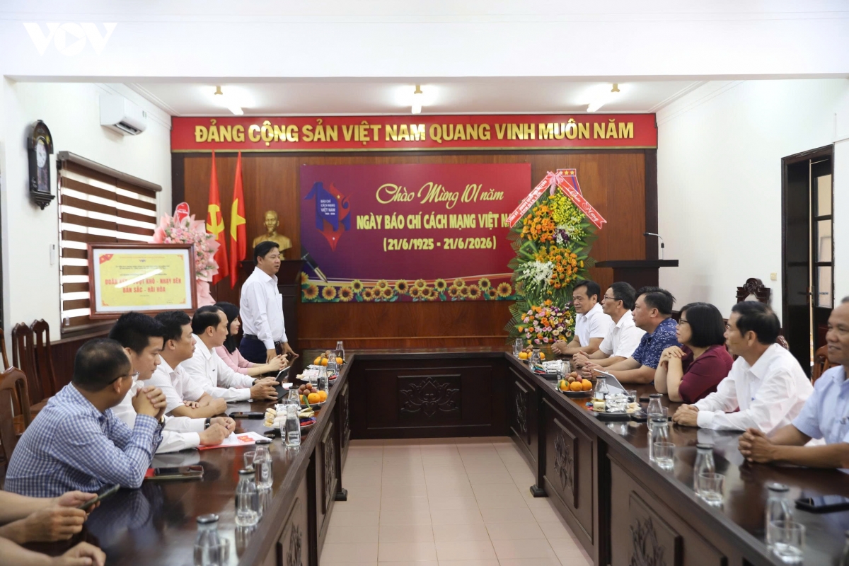 vov gop phan dua tieng noi cua Dang den gan hon voi dong bao hinh anh 1