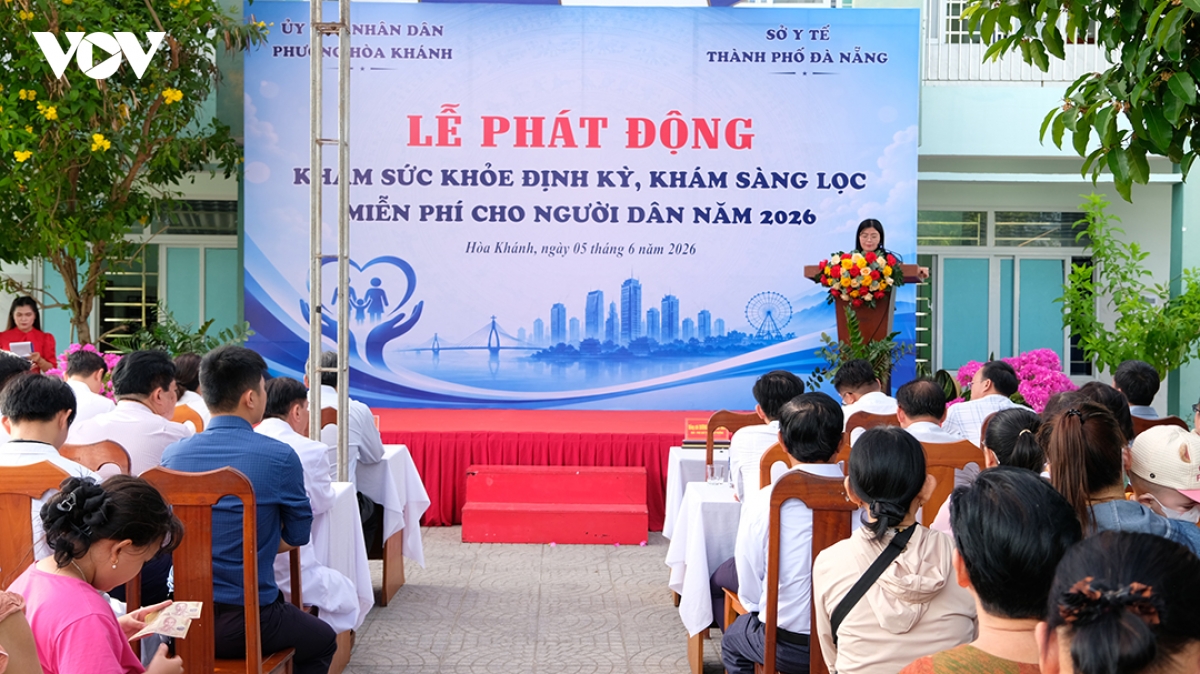 nguoi dan Da nang phan khoi duoc kham suc khoe mien phi hinh anh 9