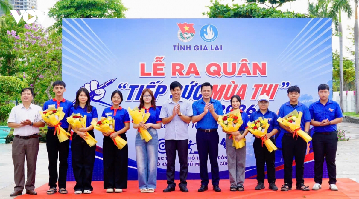 hon 1.800 thanh nien gia lai ra quan tiep suc mua thi hinh anh 1