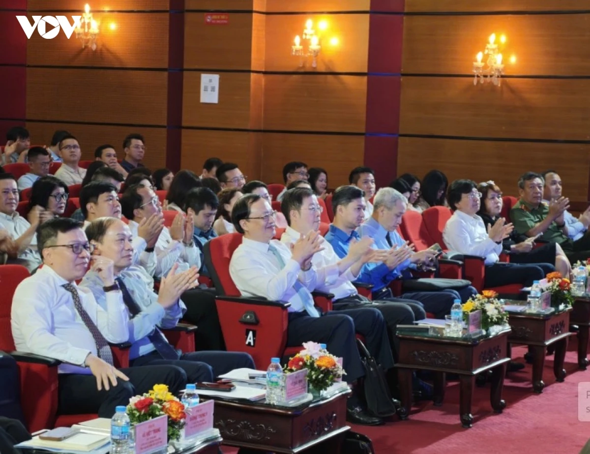bao chi can chuyen tu co quan thong tin sang dan dat thong tin, tham gia kien tao hinh anh 3