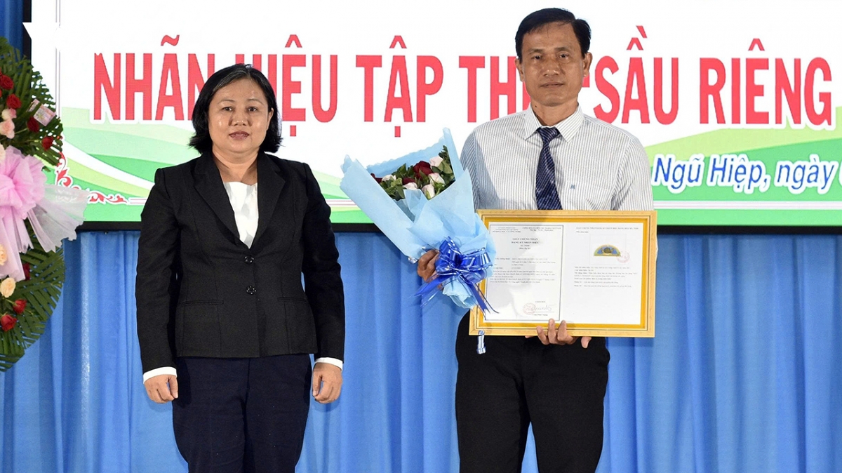 Dong thap ra mat cong trinh bieu tuong trai sau rieng ngu hiep hinh anh 2