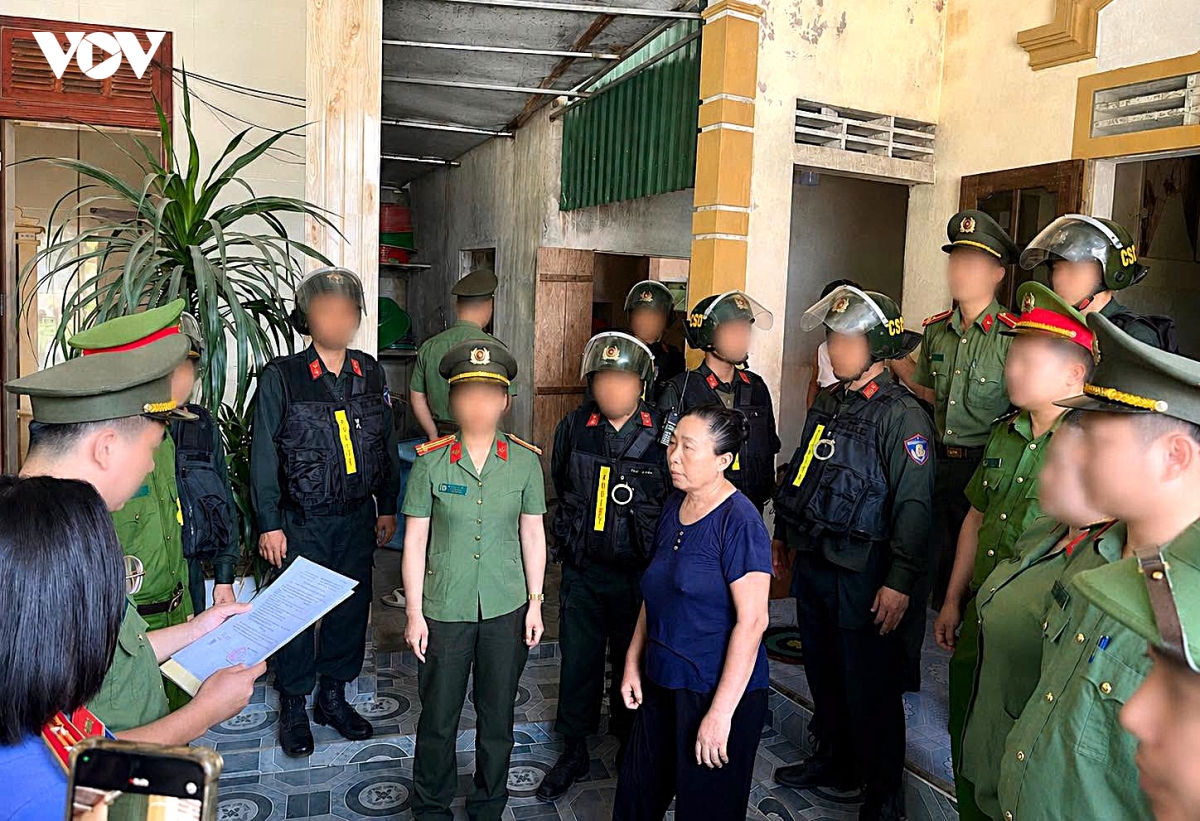khoi to doi tuong o nghe an ve toi loi dung cac quyen tu do dan chu hinh anh 1