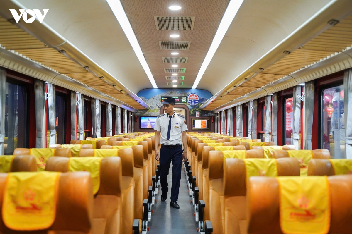 Doan tau bach mai dau tien dua hon 500 y bac si den lam viec tai co so ninh binh hinh anh 4