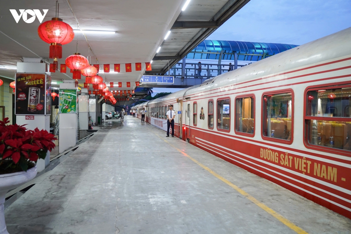  Doan tau bach mai dau tien dua hon 500 y bac si den lam viec tai co so ninh binh hinh anh 8