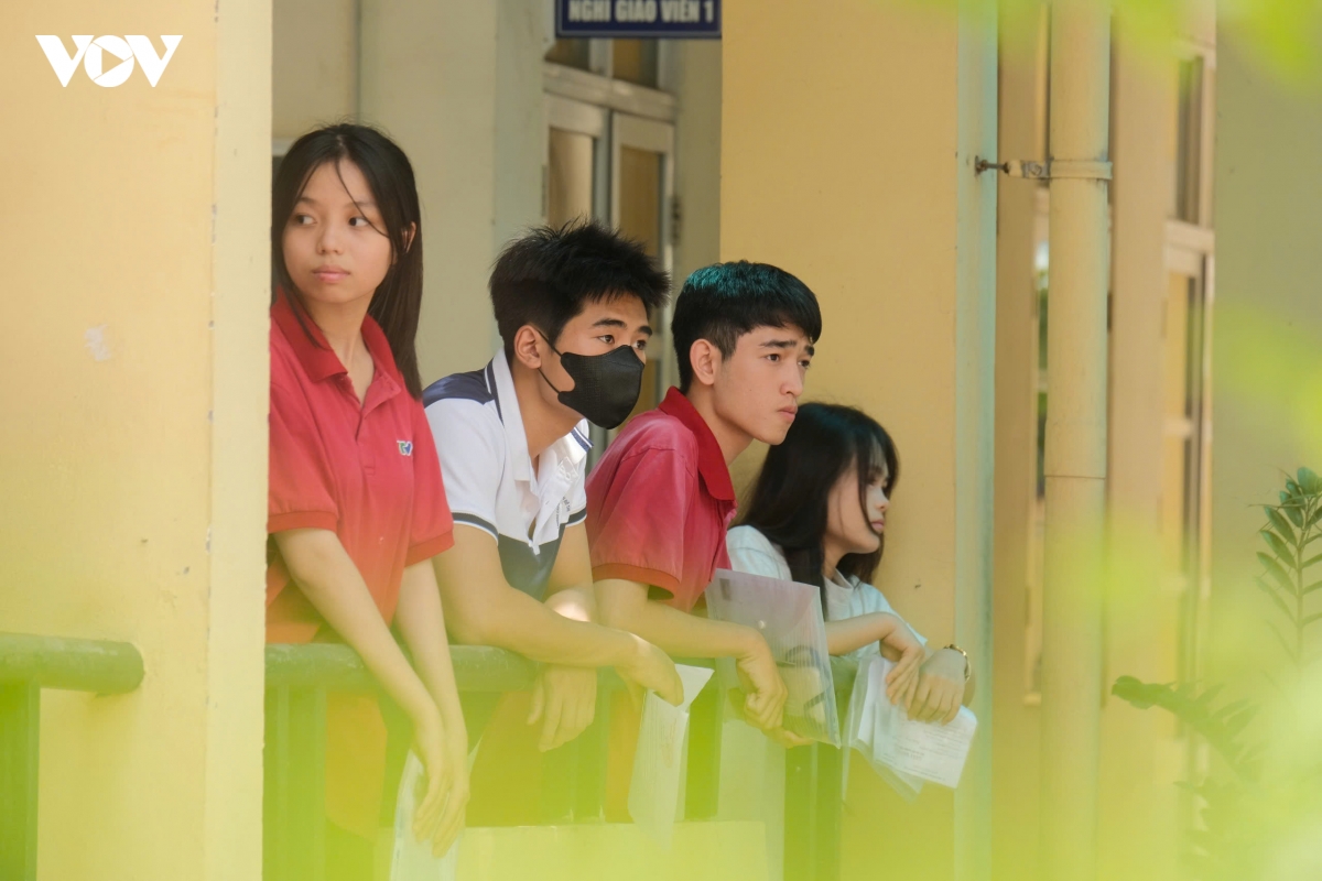 hon 1,2 trieu thi sinh lam thu tuc du thi tot nghiep thpt 2026 hinh anh 8