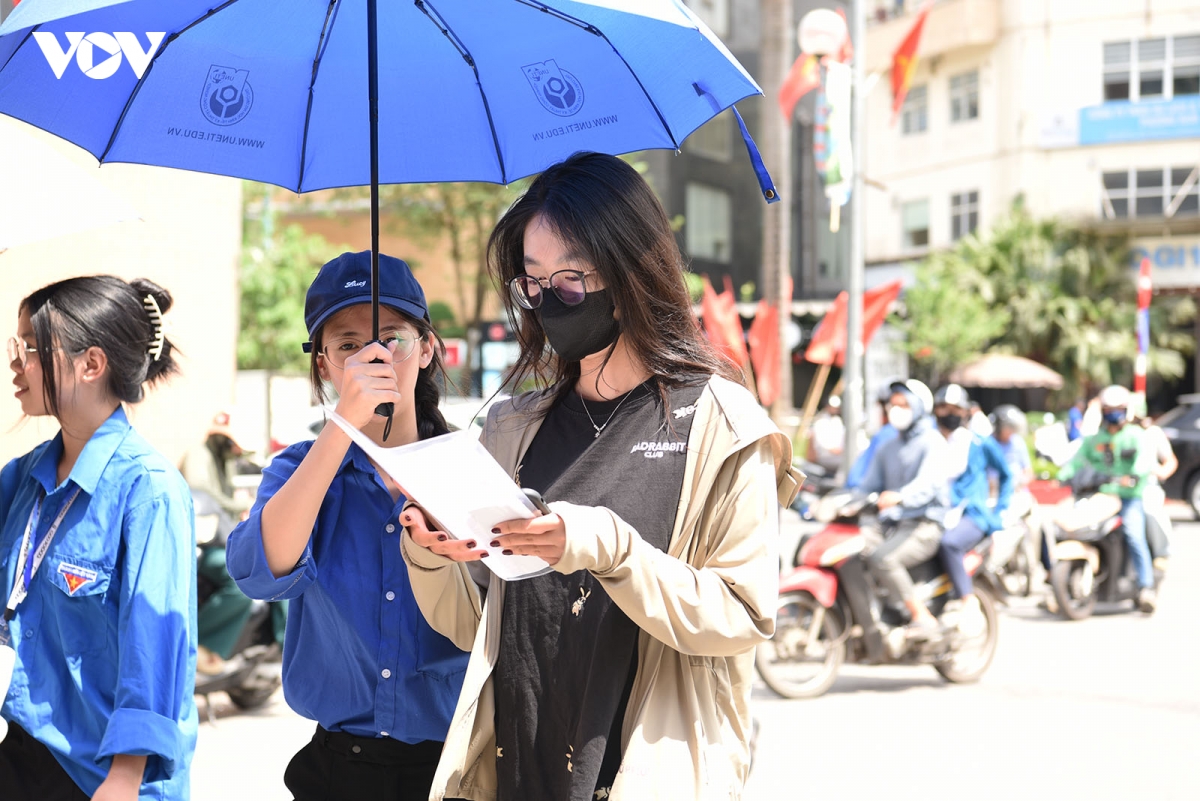 hon 1,2 trieu thi sinh lam thu tuc du thi tot nghiep thpt 2026 hinh anh 13
