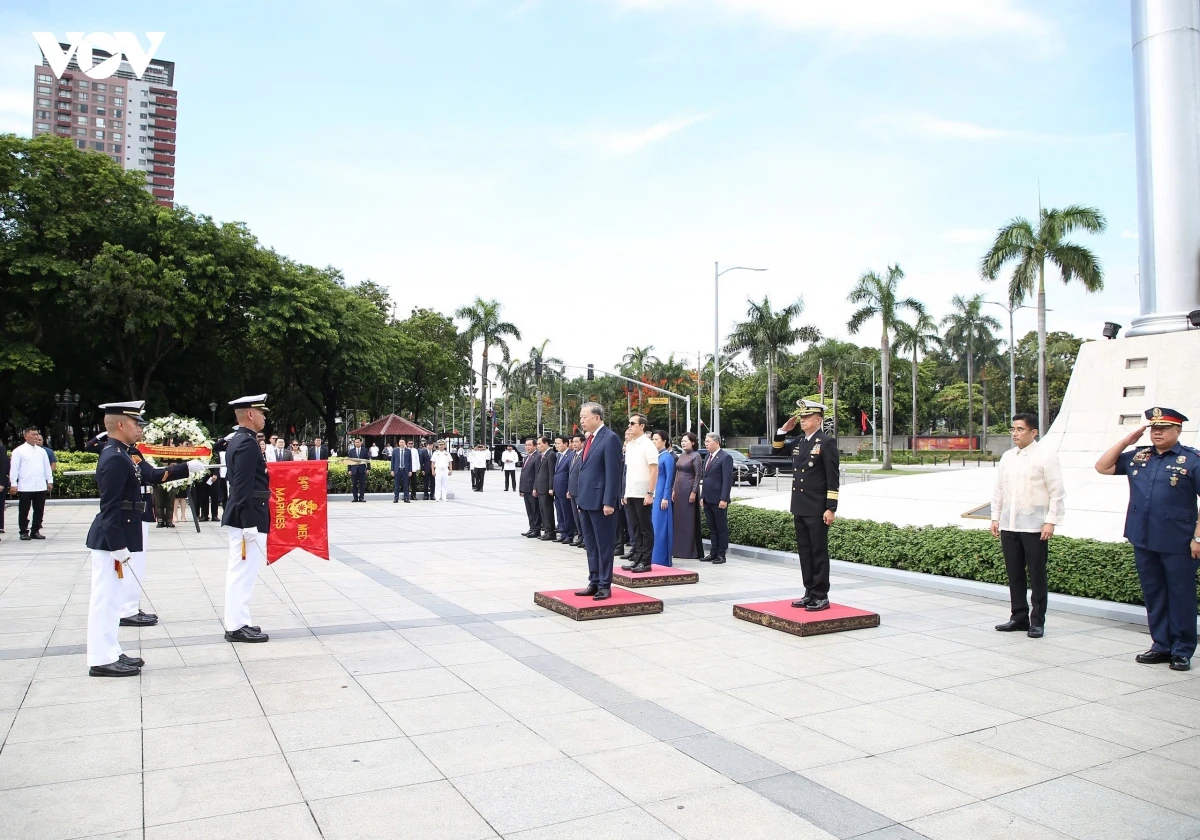 tong bi thu, chu tich nuoc dang hoa tai Dai tuong niem anh hung dan toc jose rizal hinh anh 1