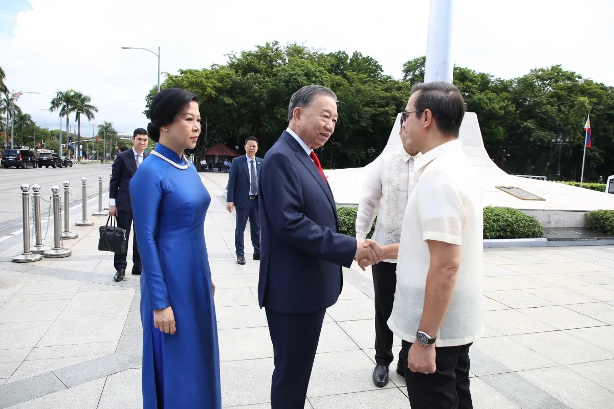 tong bi thu, chu tich nuoc dang hoa tai Dai tuong niem anh hung dan toc jose rizal hinh anh 2