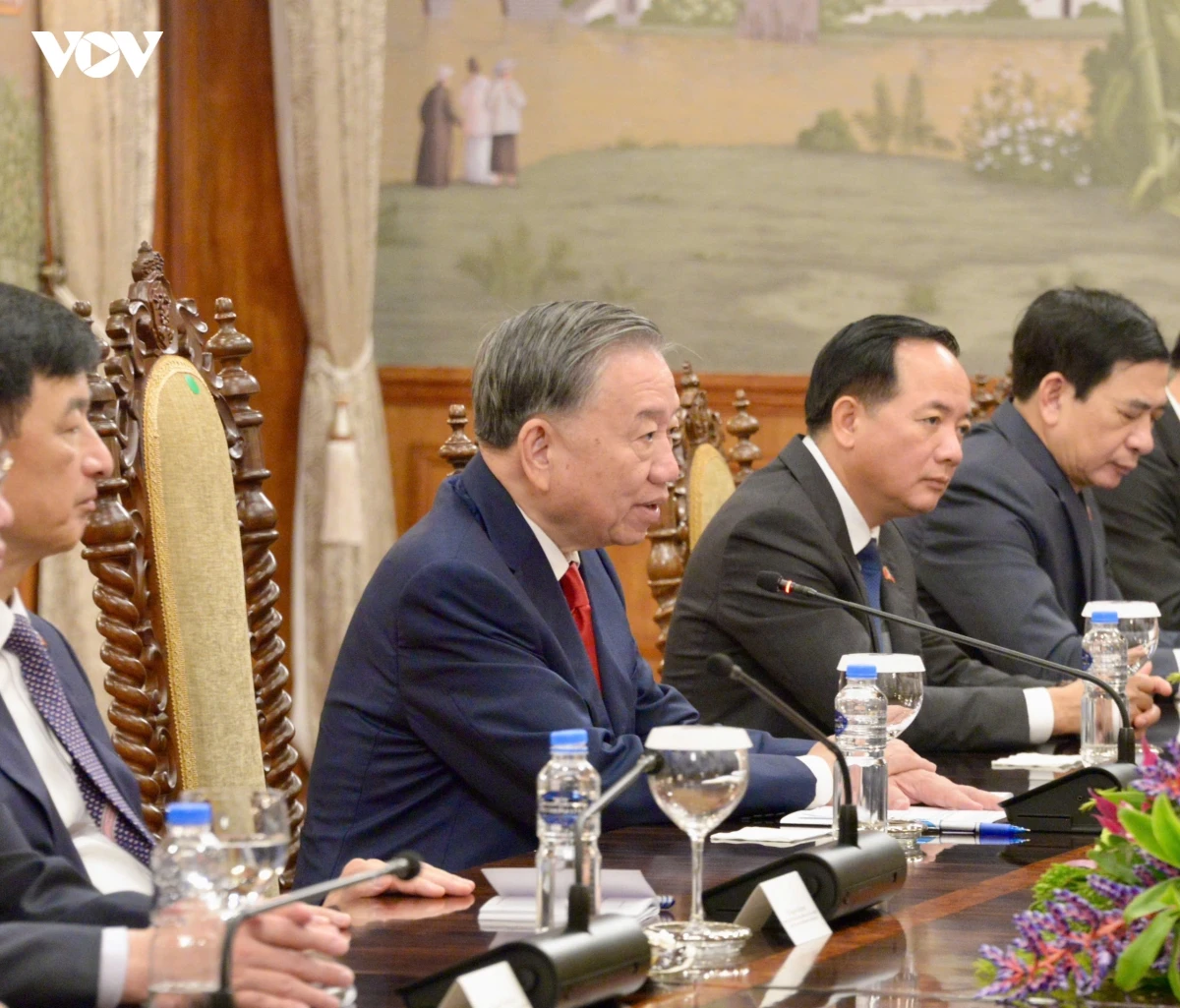 philippines ban 21 loat dai bac chao mung tong bi thu, chu tich nuoc to lam hinh anh 6