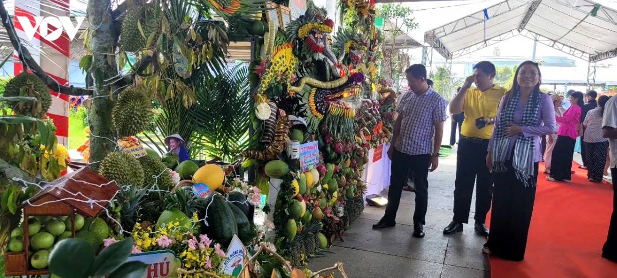 Dong thap hoi tu nhieu loai trai cay dac san tru danh cua vung dat phuong nam hinh anh 4