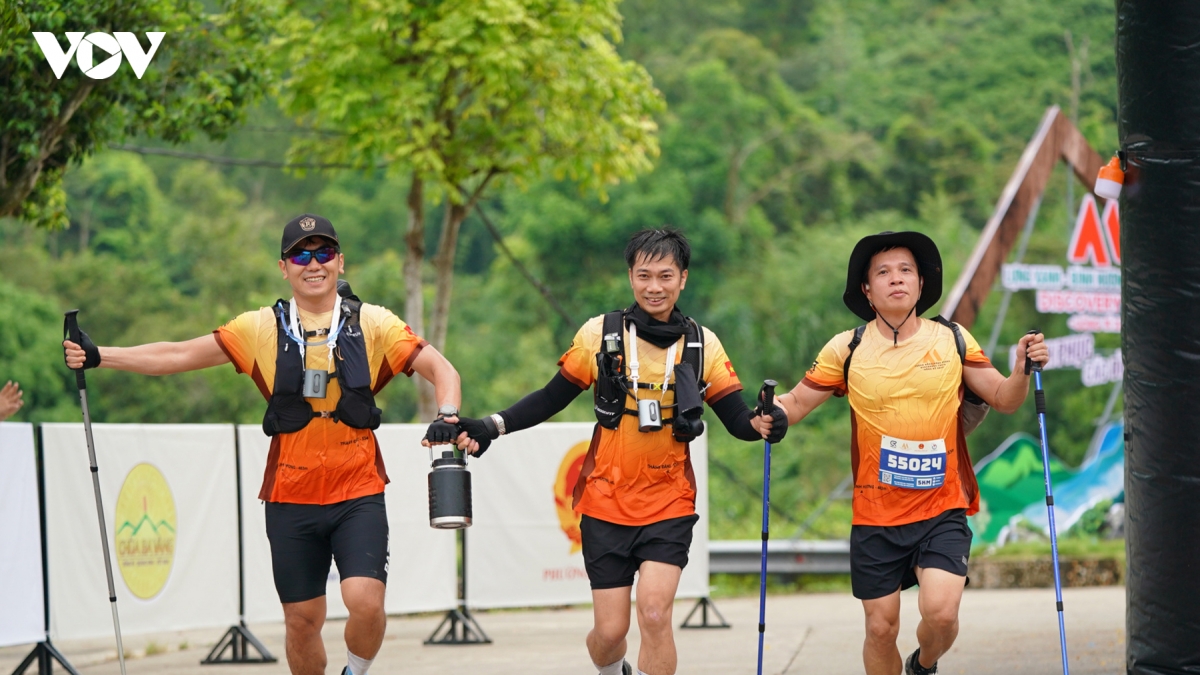 chinh phuc duong chay trail bang rung vuot nui o uong bi quang ninh hinh anh 12