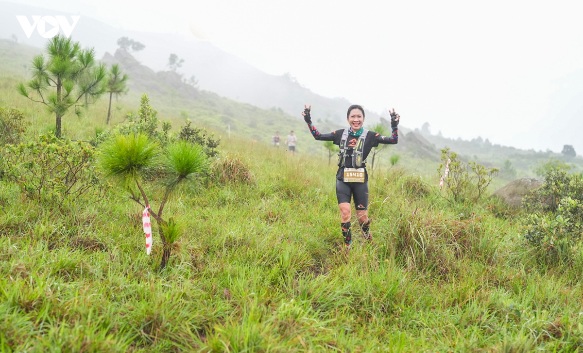 chinh phuc duong chay trail bang rung vuot nui o uong bi quang ninh hinh anh 2