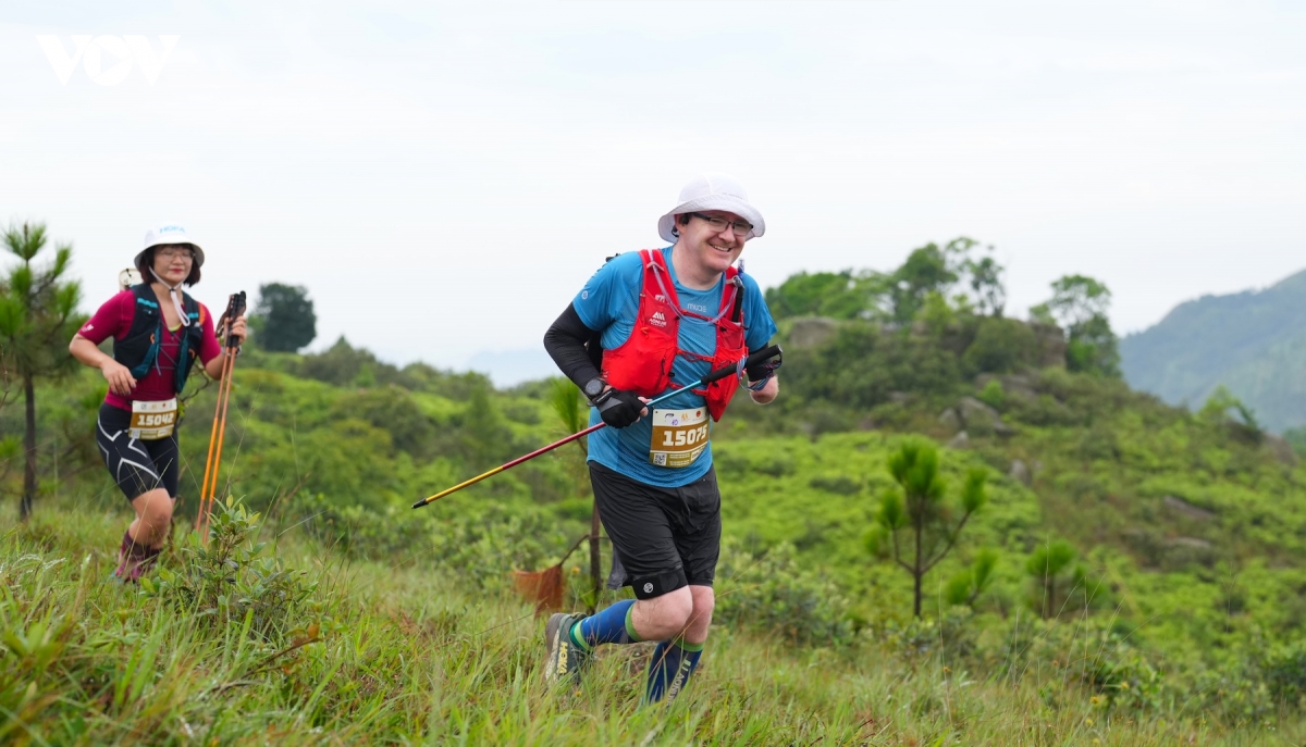 chinh phuc duong chay trail bang rung vuot nui o uong bi quang ninh hinh anh 8
