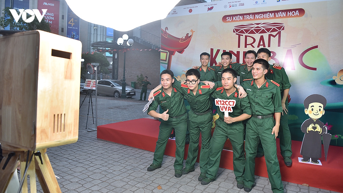 tram kinh bac hanh trinh da giac quan dua nguoi tre cham vao mach nguon van hoa hinh anh 15