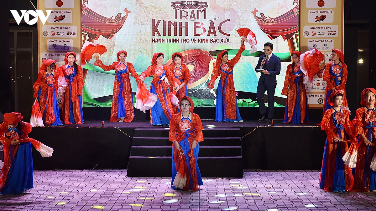 tram kinh bac hanh trinh da giac quan dua nguoi tre cham vao mach nguon van hoa hinh anh 14