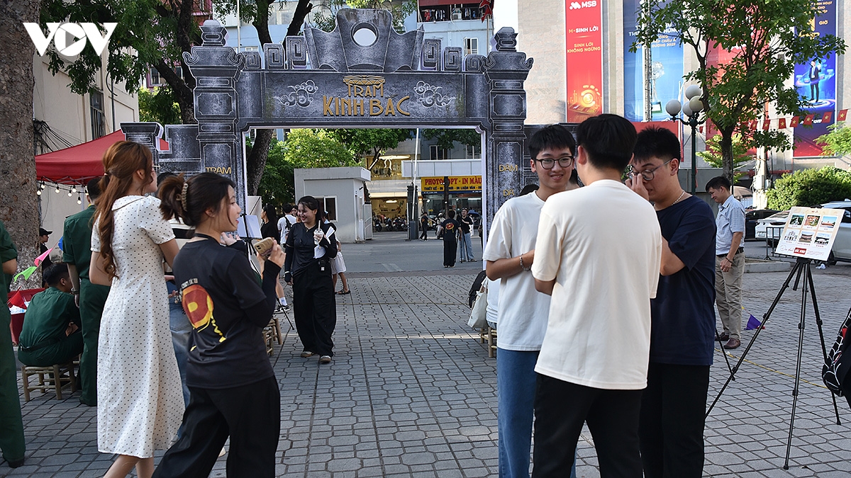 tram kinh bac hanh trinh da giac quan dua nguoi tre cham vao mach nguon van hoa hinh anh 1
