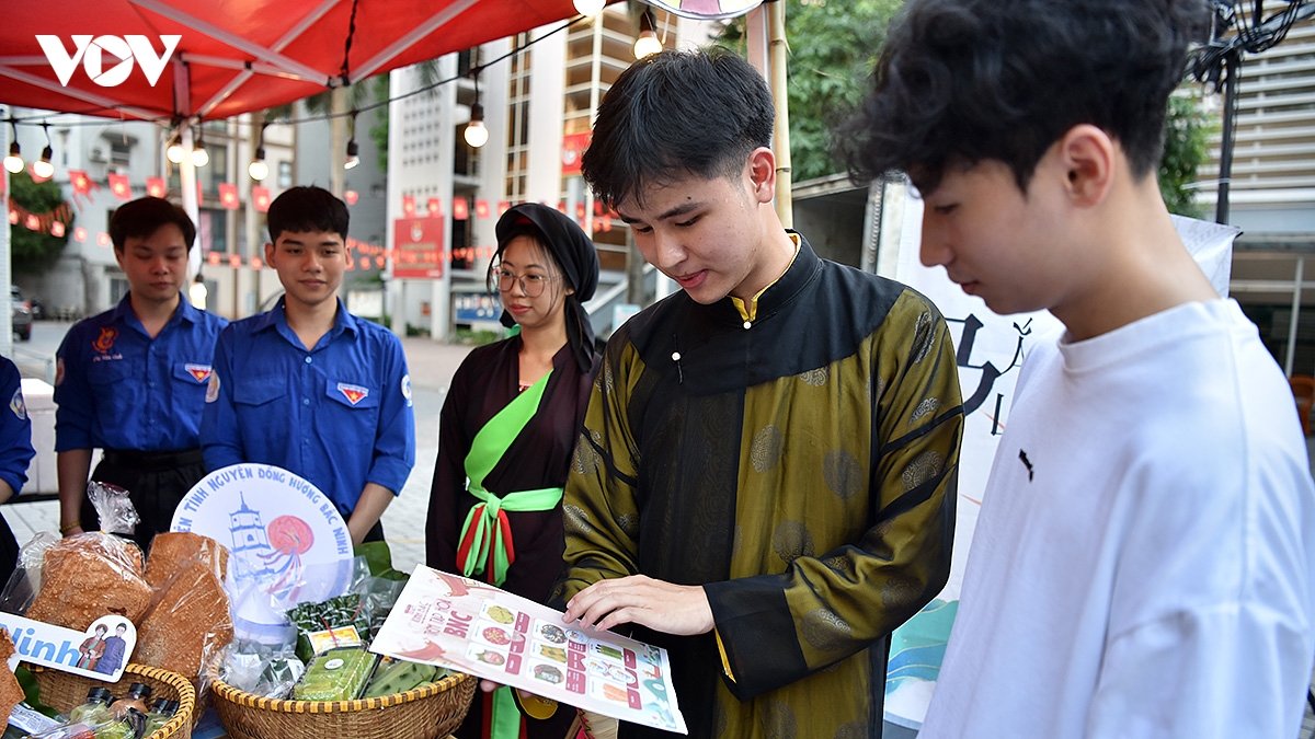 tram kinh bac hanh trinh da giac quan dua nguoi tre cham vao mach nguon van hoa hinh anh 7