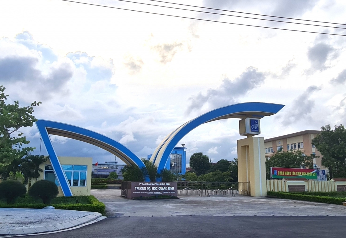 De xuat thanh lap truong thpt Dai hoc quang binh de giam ap luc tuyen sinh lop 10 hinh anh 1