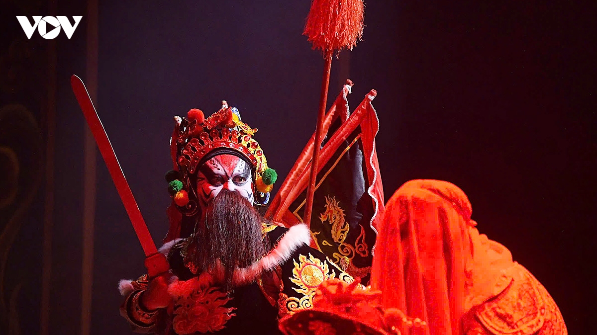 bi mat trieu dai phep thuat lan gio moi cho san khau tuong, cheo, cai luong hinh anh 4
