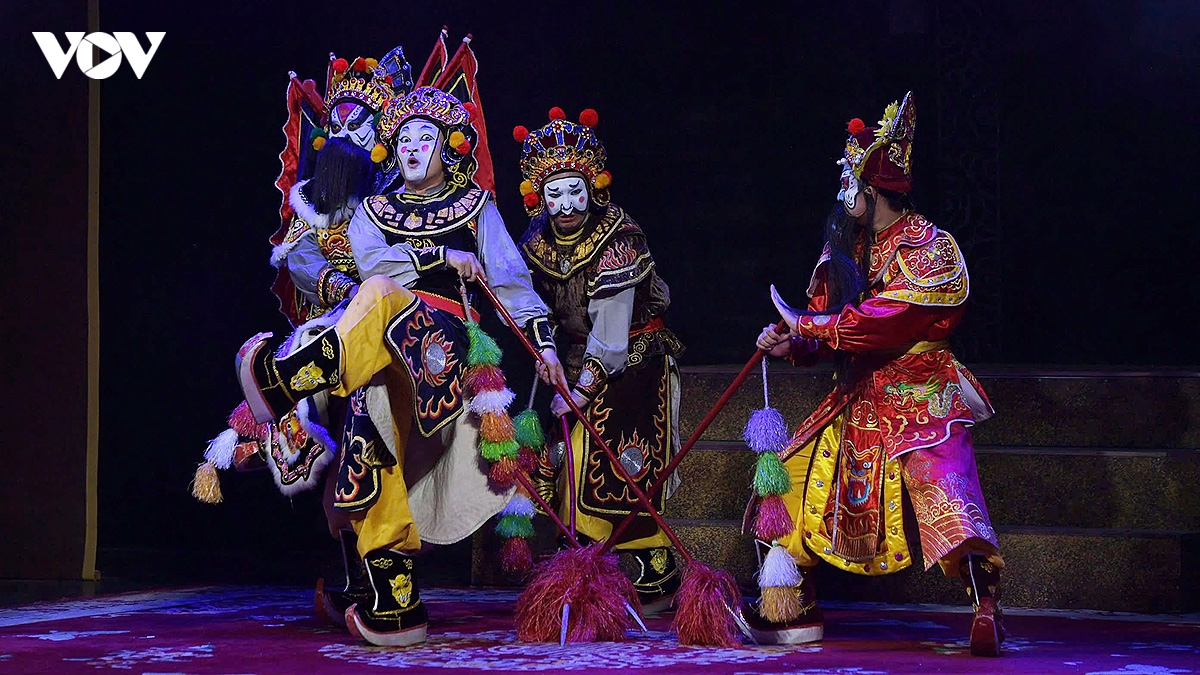 bi mat trieu dai phep thuat lan gio moi cho san khau tuong, cheo, cai luong hinh anh 14