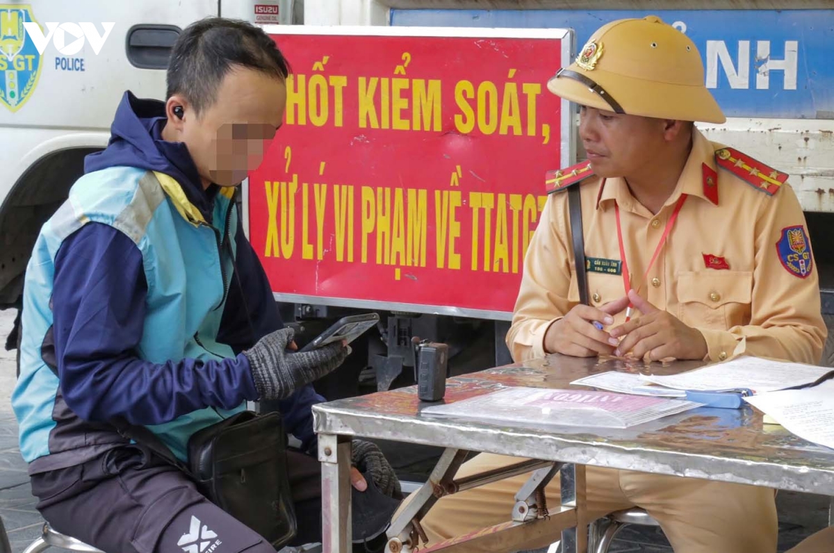 vi_pham_duong_sat.jpg
