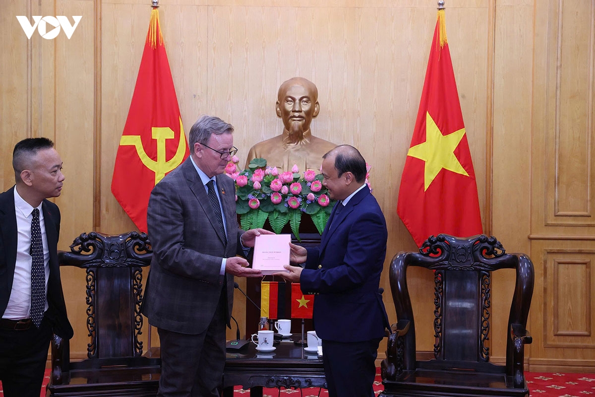tang cuong quan he doi tac chien luoc va hop tac giao duc viet nam - Duc hinh anh 2